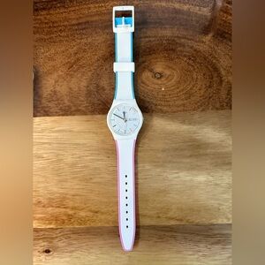 Swatch Edgyline White Plastic Case White Dial Silicone Strap Watch GW708